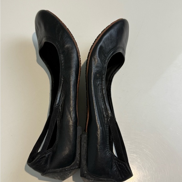 TSUBO Women's Black LEATHER Ballet Flats Size 8 - Picture 6 of 8